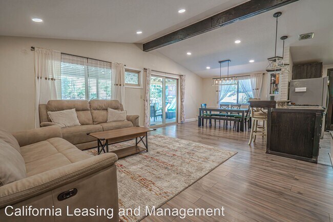 Foto del edificio - 3 br, 1.5 bath House - 12301 Luna Place