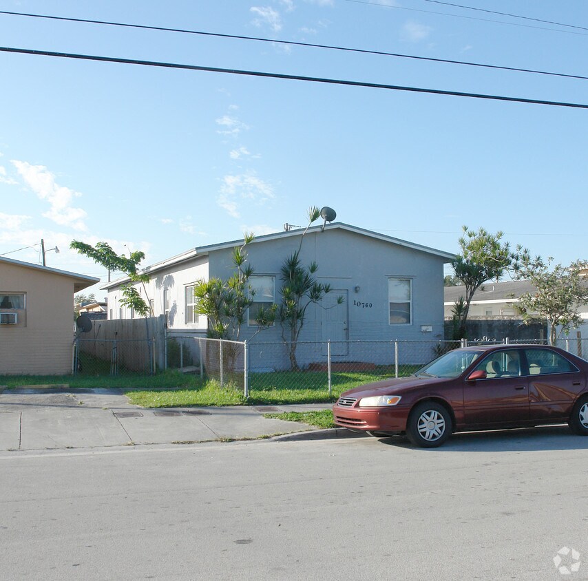 Foto del edificio - 10760 SW 7th St