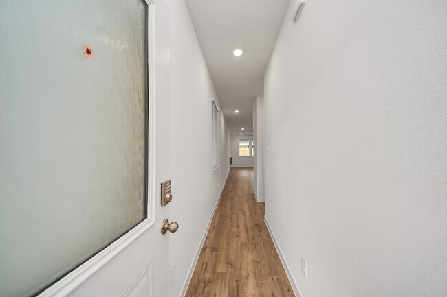 Foto del edificio - 3530 Shearwater St