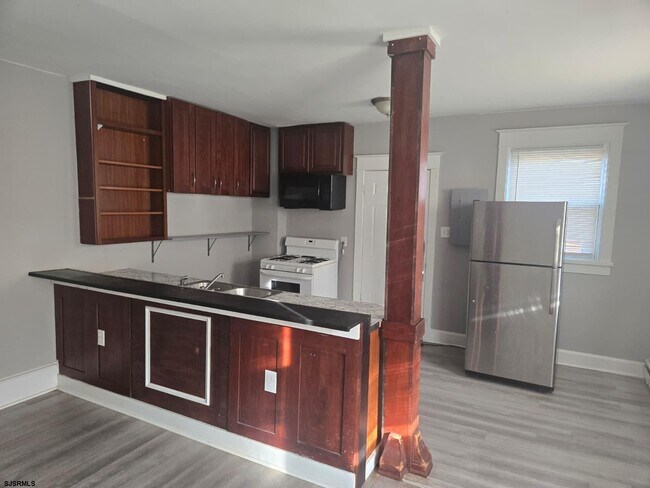Building Photo - 514 Magellan Ave
