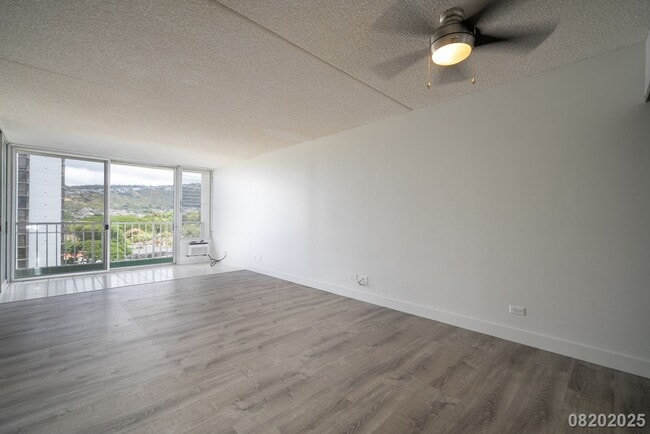 Building Photo - Beautifully maintained 1BR/1BA/1PKG unit i...