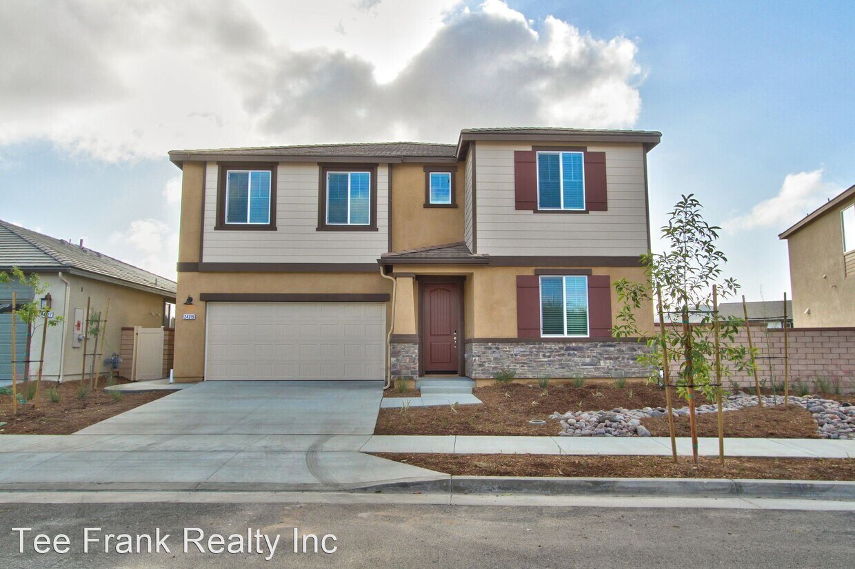 Primary Photo - 5 br, 2.5 bath House - 24319 Insignia Dr.