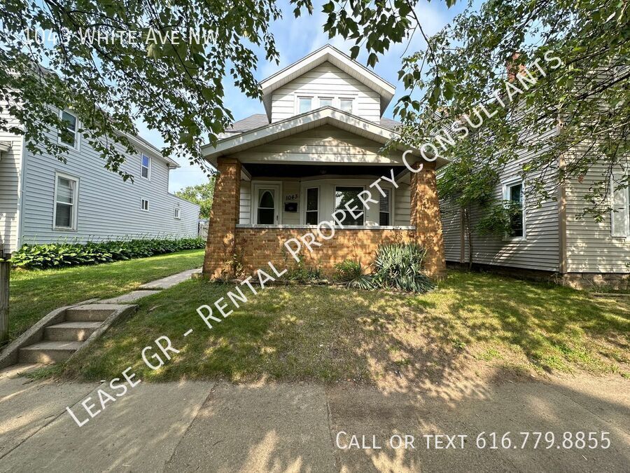 Primary Photo - Spacious Three Bedroom Home with Office! N...