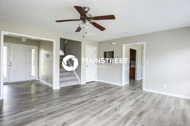 Foto del edificio - 3 Bedroom Pet-Friendly Home in Greensboro, NC with Main Street Renewal