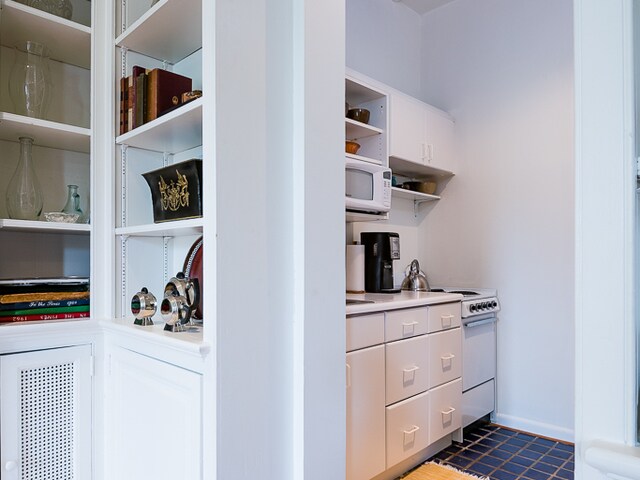 Building Photo - 2014 Hillyer Pl NW