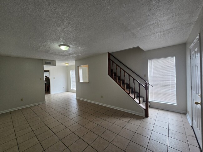 Building Photo - 118 Oak Ridge Ave