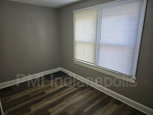 Foto del edificio - 933 N Ewing St