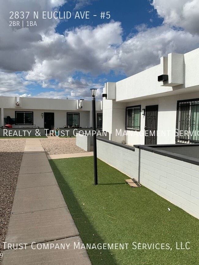 Foto del edificio - 2837 N Euclid Ave