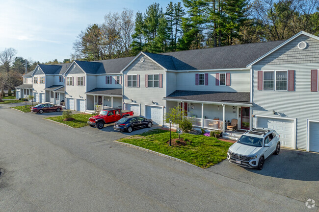 La 82-98 Rangeway Road se encuentra en North Billerica, MA. - Ava Estates