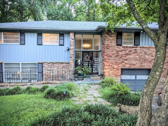 Building Photo - 133 Laurel Forest Cir NE