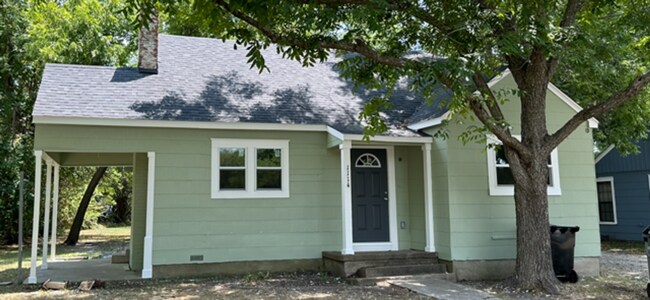 Building Photo - 1114 Commerce Dr