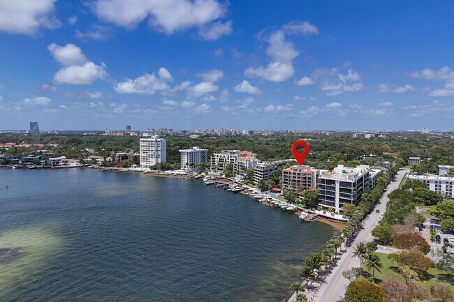 Foto del edificio - 1632 S Bayshore Ct