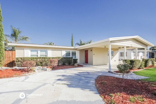 Building Photo - 881 Evangeline Ave