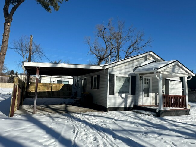 Foto del edificio - 28532 Grayling Ave