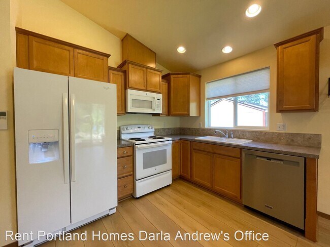 Foto del edificio - 2 br, 1 bath House - 9904 SE Bell Avenue
