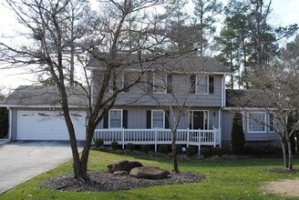 Building Photo - 4060 Summit Dr