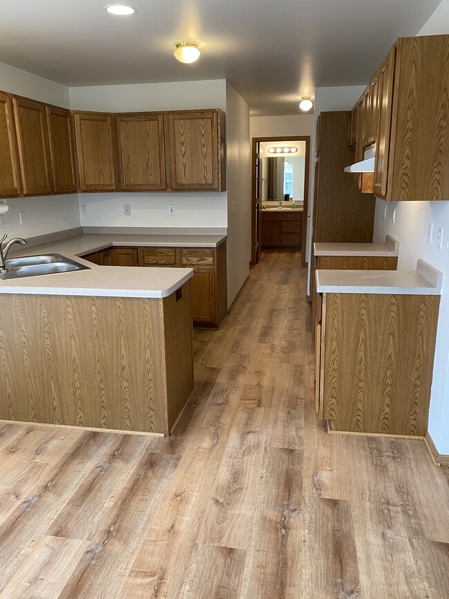 Kitchen - 131 W Stoney Ridge Way