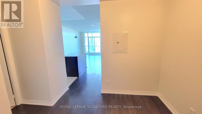 Building Photo - 223-2223 Webb Dr