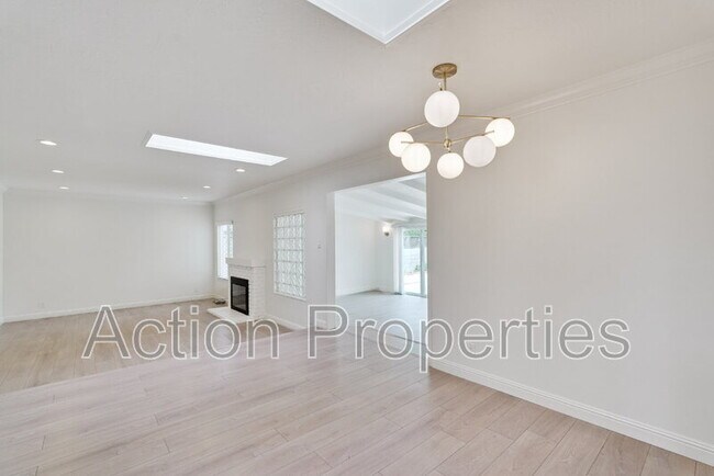Building Photo - 2126 Warmwood Ln