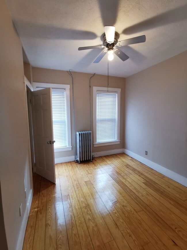 Building Photo - 37A Harvard St