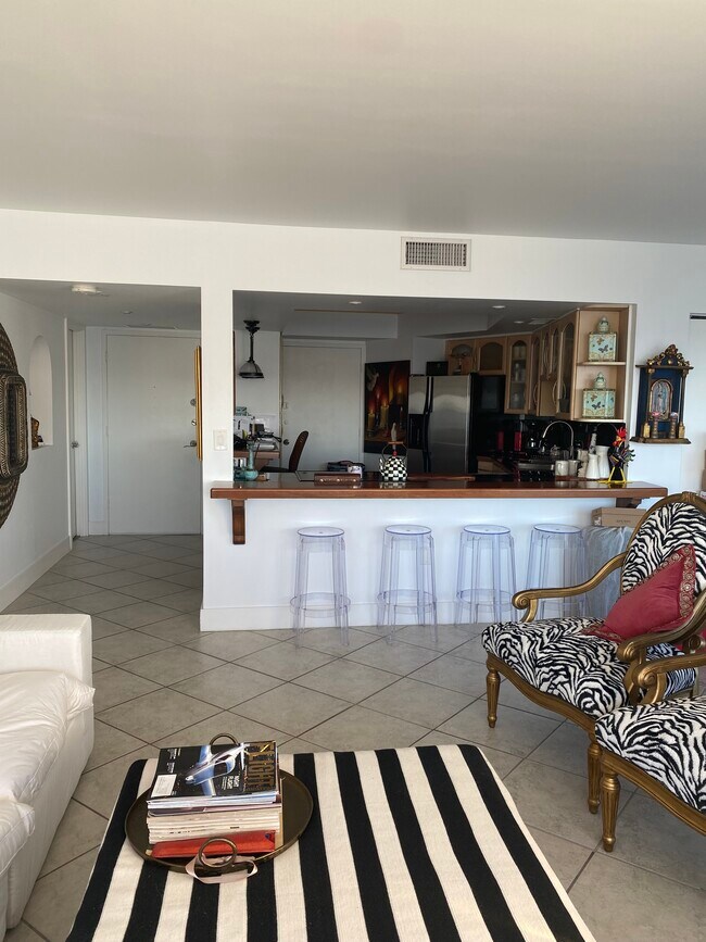 Building Photo - 11930 N Bayshore Dr