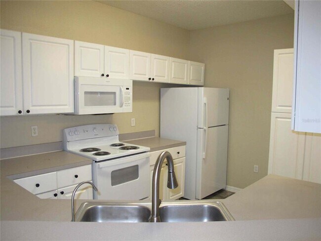 Foto del edificio - 5524 Metrowest Blvd