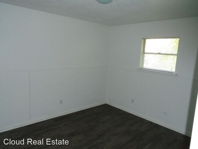 Foto del edificio - 901 Harley Dr