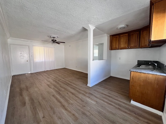 Building Photo - 1825 Tamarind Ave