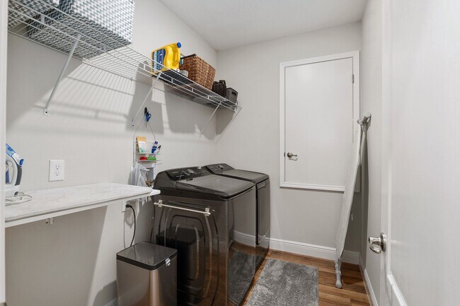 Foto del edificio - 3 BED 2 BATH in Newberry with Den Space