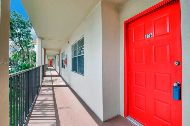 Building Photo - 901 SW 128th Terrace