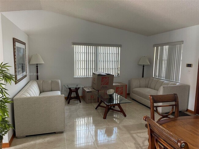 Foto del edificio - 11243 SW 74th Terrace