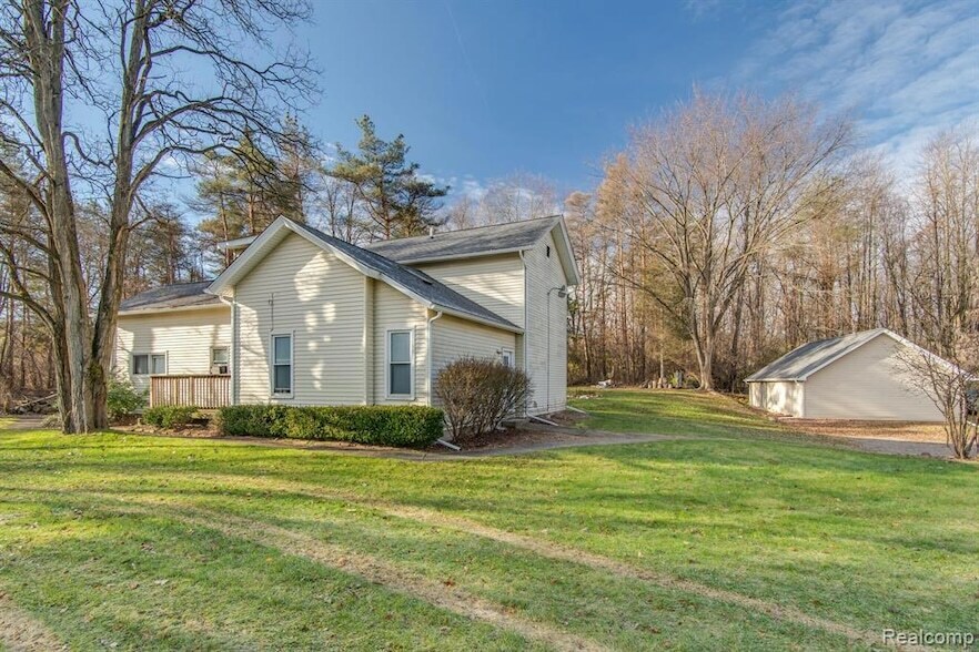 9798 Mcgregor Rd, Pinckney, MI 48169 House Rental in Pinckney, MI