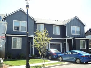 Building Photo - 2617 NE 131st Ct