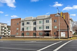 Building Photo - 3378 Washington Blvd