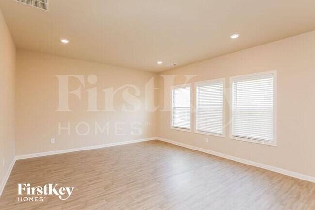 Foto del edificio - 334 Auburn Crossing Drive