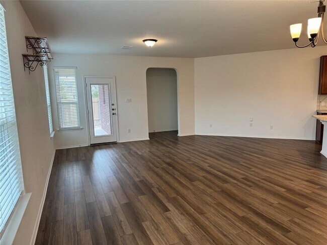 Foto del edificio - 14225 Silver Lace Ln