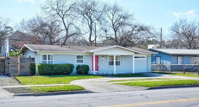 Building Photo - 1205 W Oltorf St