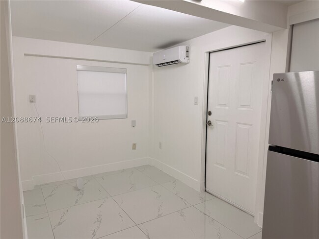 Foto del edificio - 3354 NW 50th St
