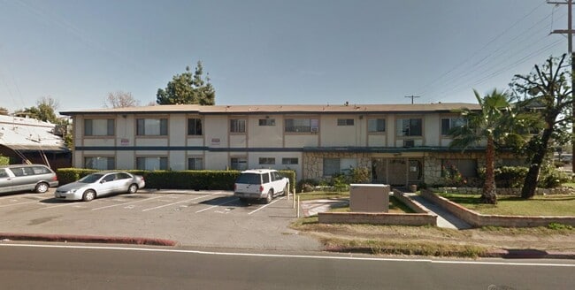 Building Photo - 6000 Fulton Ave