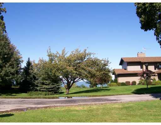 Building Photo - 150 S Lakeside Dr