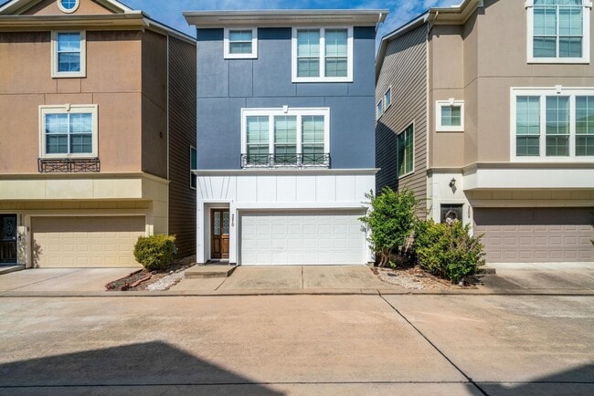 Building Photo - 3210 Clearview Cir