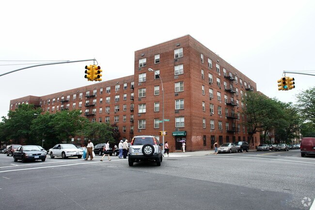 Building Photo - The Glen
