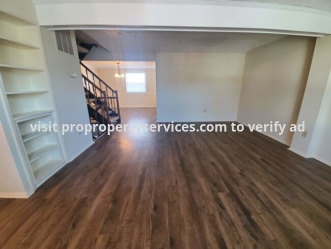 Building Photo - Farmbrook