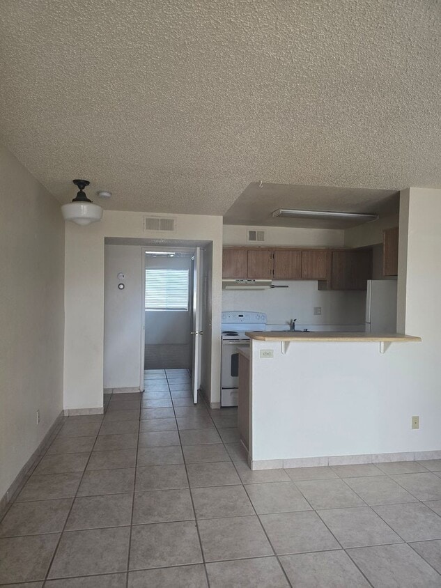 Foto principal - 3525 E 3rd St