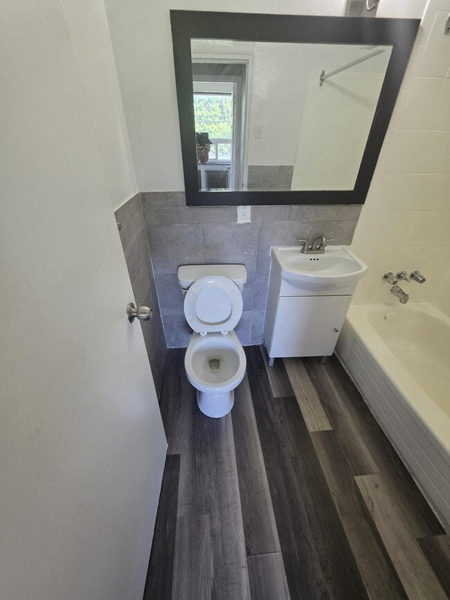 Building Photo - Hamilton Manor Apartments