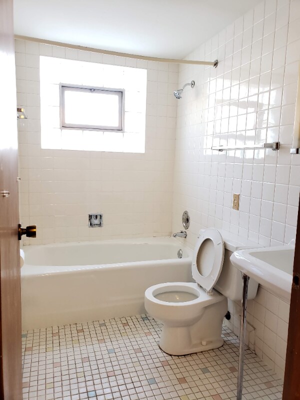 Foto del edificio - 4747 W 101st St