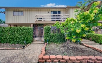 Building Photo - 823 S Ripple Creek Dr