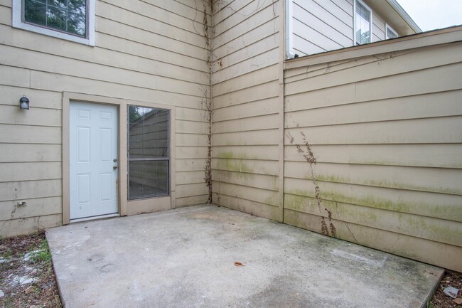 Building Photo - 345 Autumn Ln