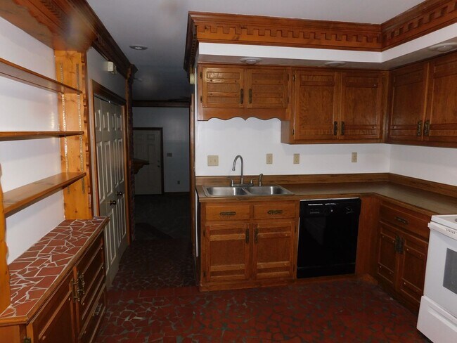 Building Photo - 5326 Airways Blvd #6 Memphis TN