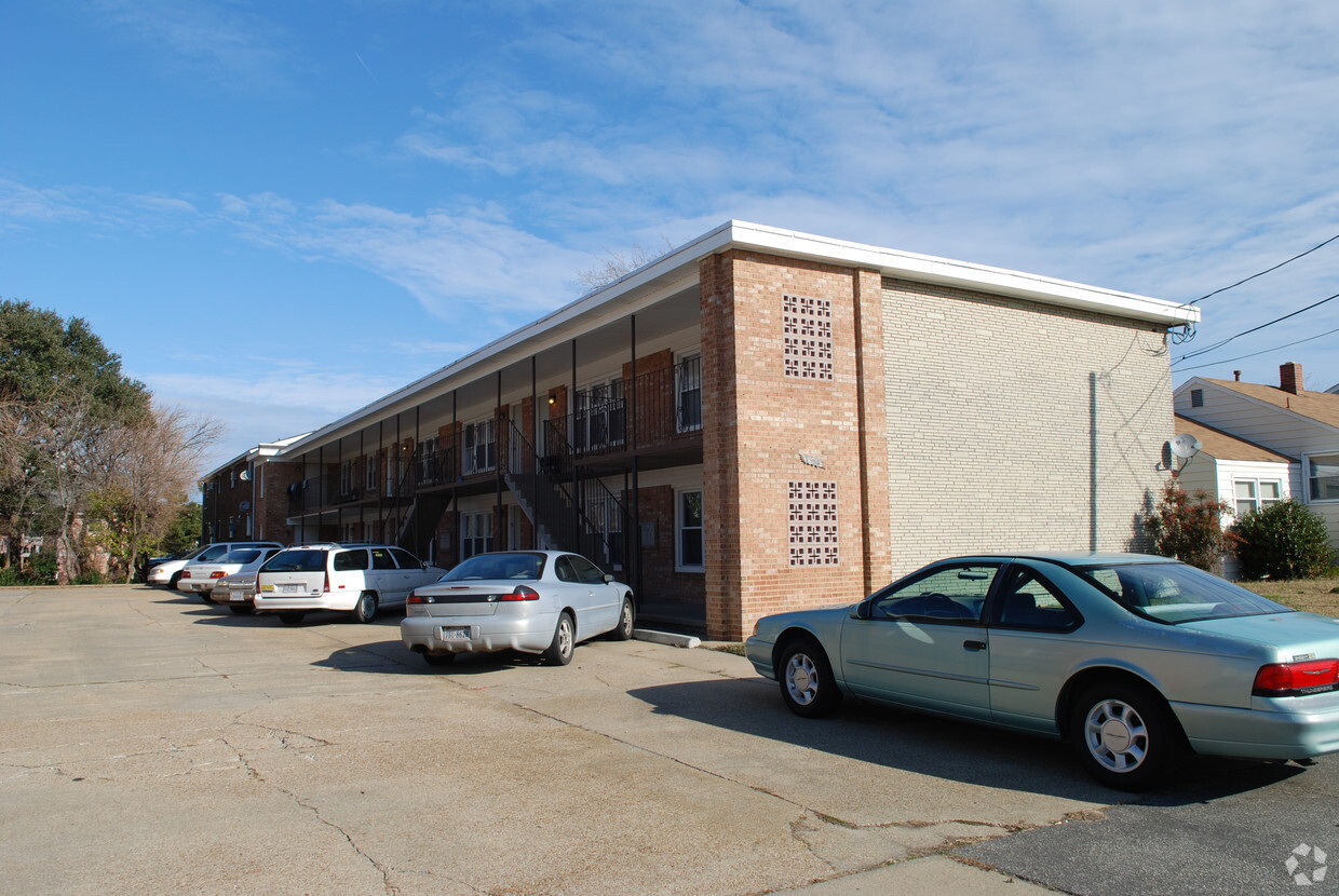 Primary Photo - 1314-1318 Little Bay Ave